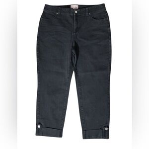 GG2- Women’s Chico’s 1.5 Fabulously Slimming  Black Jeans Medium (size 10)